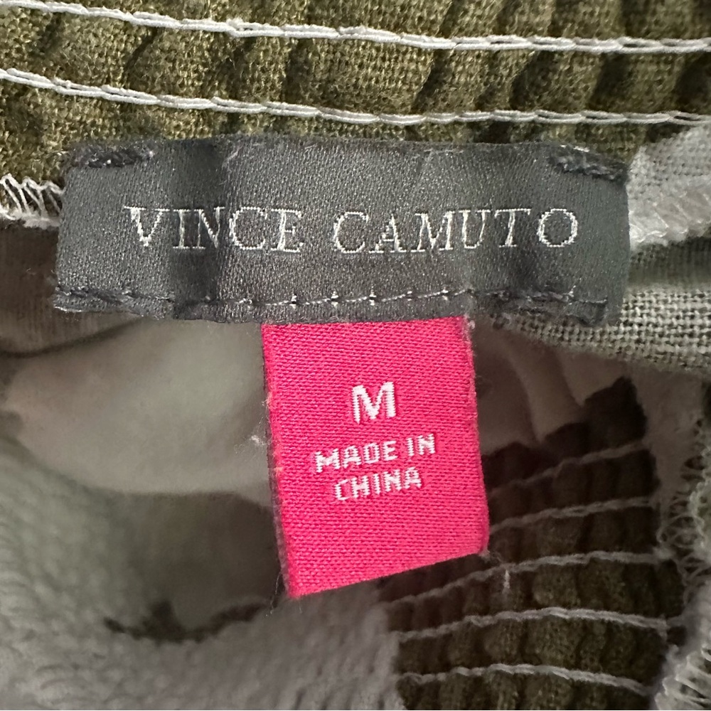 Vince Camuto Olive Green & White Linen Blend Blouse Size Medium - Picture 3 of 4